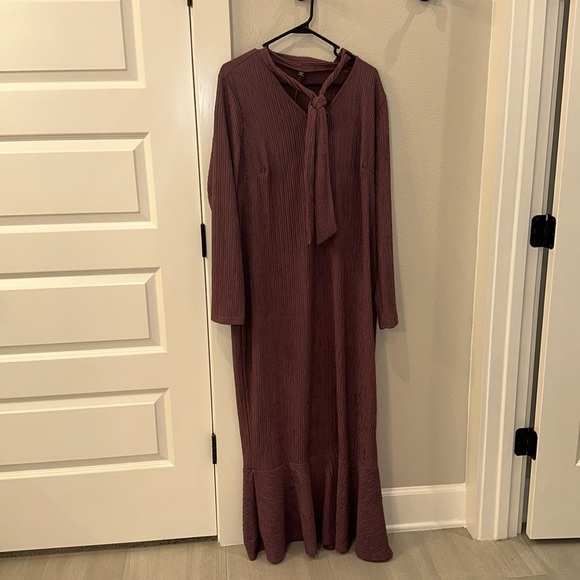 EUC Women’s SHEIN Brand Long Sleeve Stretch Dress Plus Size Solid Crepe - Picture 1 of 10